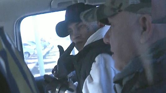 Esposado, custodiado y con caravana de apoyo: cómo fue la votación de L-Gante