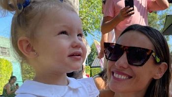 pampita mostro el tierno cambio de look de su hija ana y la imperdible reaccion de la nina