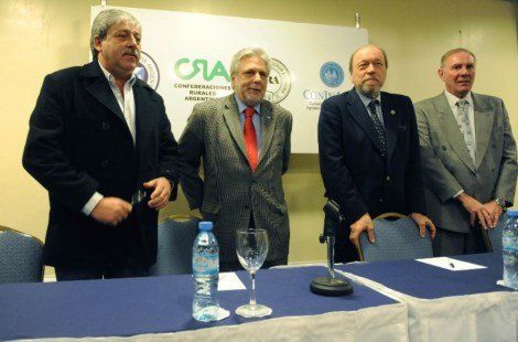 Eduardo Buzzi, Mario Llambías, Hugo Biolcati y Carlos Garetto conformaron la Mesa de Enlace que confrontó con el Gobierno en 2008. 