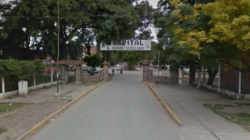 Discutió con su hermano, esperó que se duerma, lo roció con nafta y lo prendió fuego