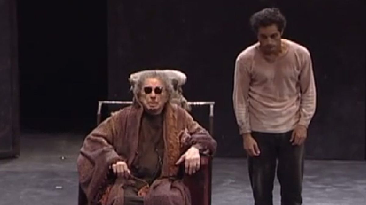 Alcón con Furriel en escena