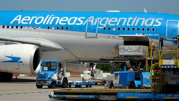En 20 vuelos completados, Aerolíneas Argentinas aportó 11.772.490 dosis de vacunas contra el Covid-19. (Foto: Telam). En 20 vuelos completados, Aerolíneas Argentinas aportó 11.772.490 dosis de vacunas contra el Covid-19. (Foto: Telam).