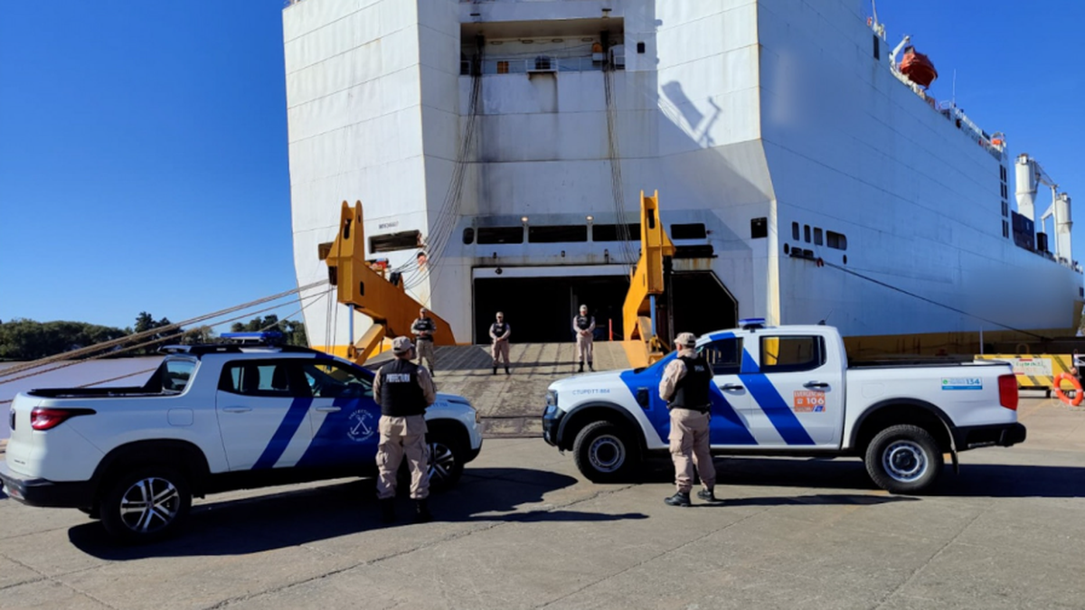 Personal de la PNA decomisó 16 kilos de cocaína a bordo de un buque de bandera italiana que se encontraba amarrado en el puerto de Zárate (Foto: Prensa PNA)