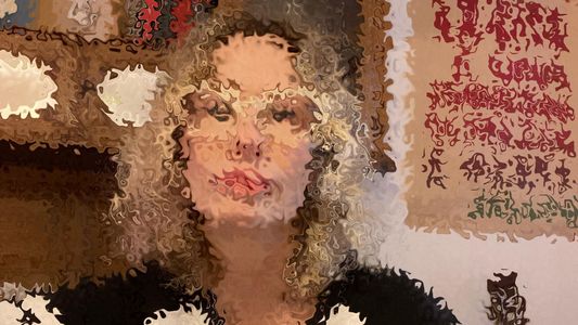 Quién es la actriz que hizo su carrera en la televisión, pero no la mira