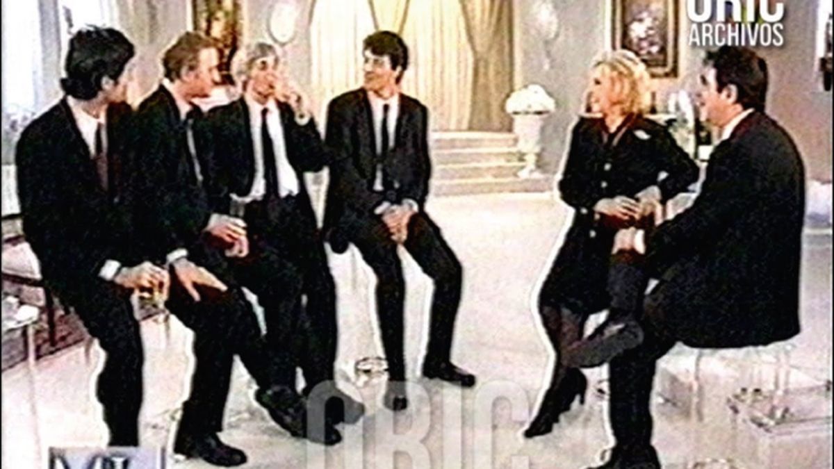 Mario Pergolini junto su troupe de CQC a fines de los '90, donde Andy Kusnetzoff era uno de ellos, en el programa de Mirtha Legrand.&nbsp;