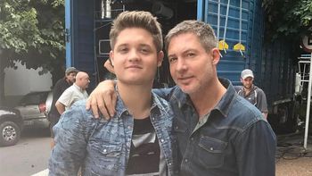 Toto Kirzner mostró cómo quedó tras quemarse con el barbijo puesto y pidió consejos a un familiar