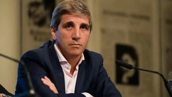 Luis Caputo celebró la normalización de las importaciones