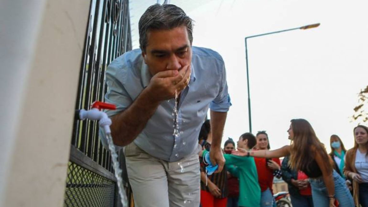 Capitanich se emocionó al inaugurar una obra de agua potable. (Foto: gobierno de Chaco)