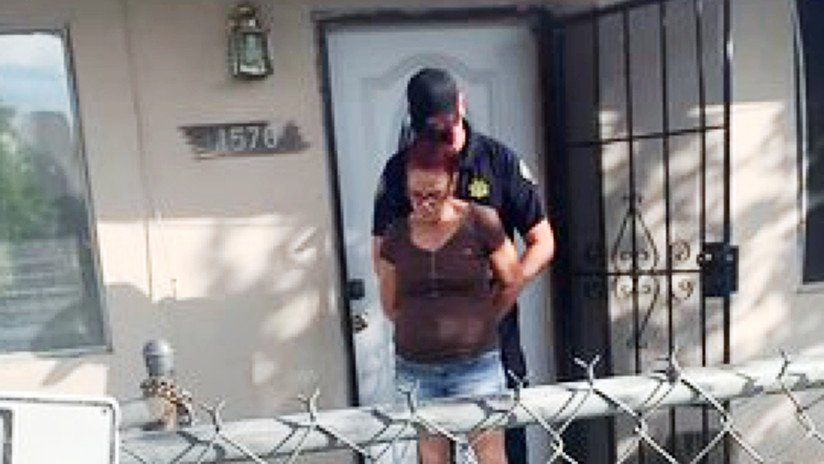 Una mujer fue filmada tirando 7 cachorritos a la basura, quedó detenida