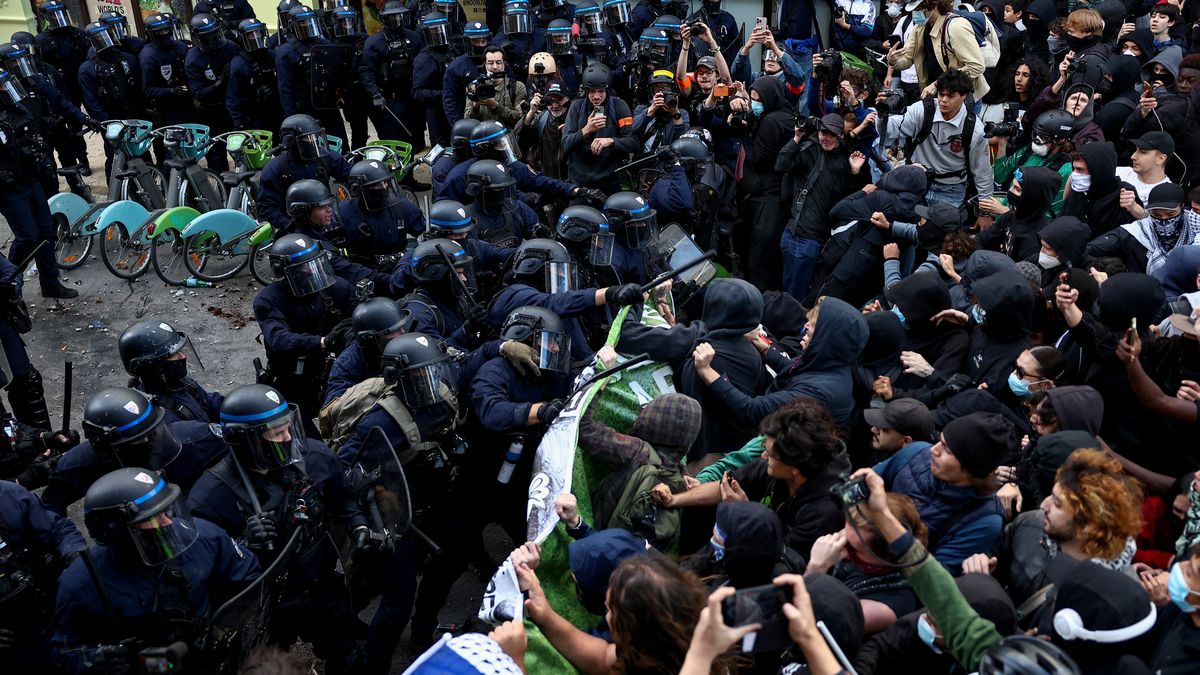 El Ministerio del Interior informó que desde finales de septiembre hubo más de 300 heridos y más de 6.600 detenidos. (Foto: Reuters)