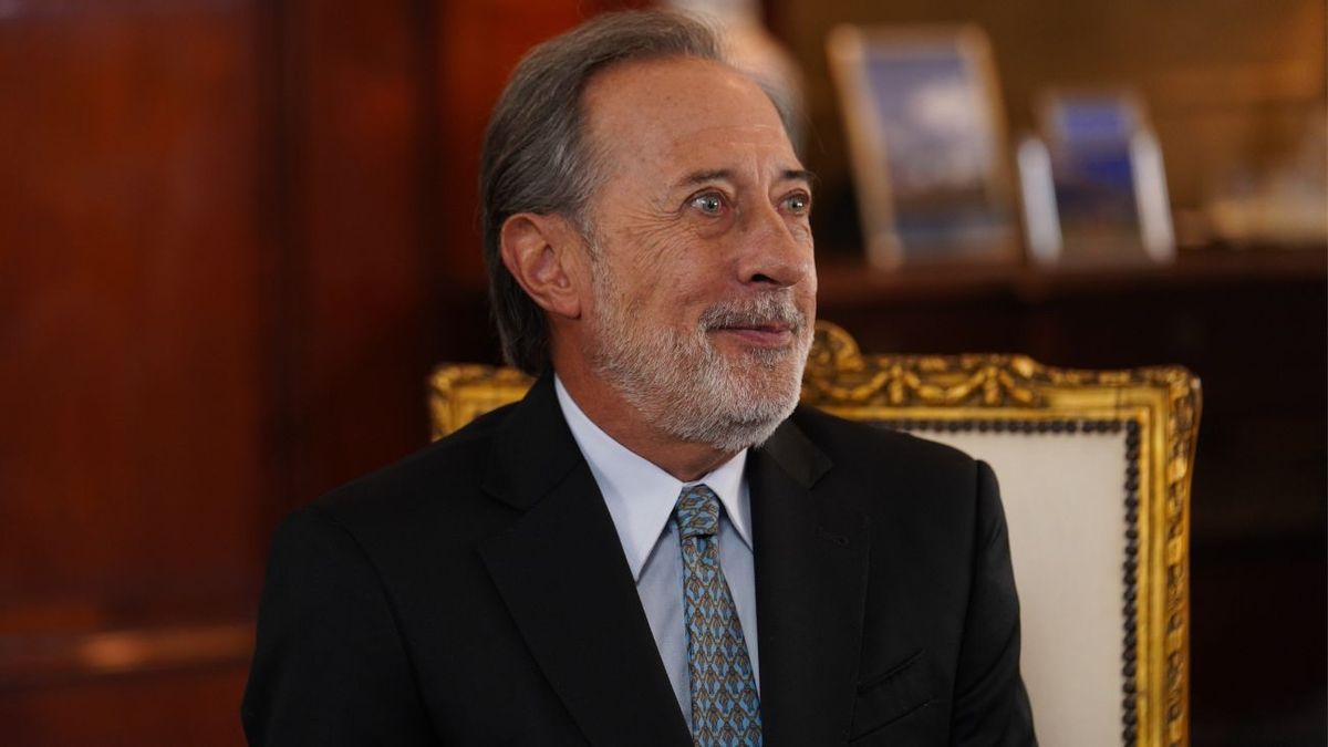 El encargado volvió con Guillermo Francella y estrenó los nuevos episodios de su cuarta temporada. (Foto: Gentileza Disney+)