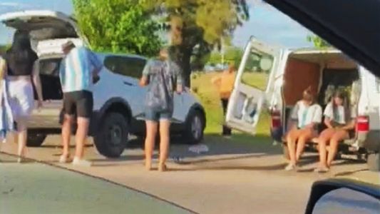 Se robaron las ruedas de 25 autos en la Ricchieri mientras la gente esperaba a la Selección