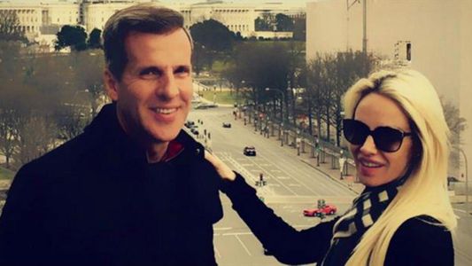 Descubrieron a Luciana Salazar y Martín Redrado dándose amor en un vuelo