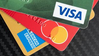 ¿Se puede dar de baja una tarjeta de crédito con deuda?
