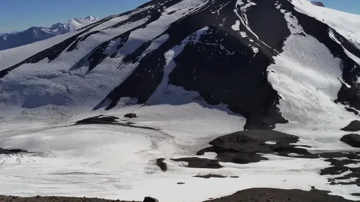 El cerro Marmolejo se encuentra en la frontera entre Chile y Argentina. (Foto: archivo)