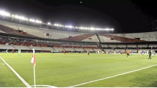 No veo ninguna posibilidad de que volvamos a entrenar el 25 de mayo, advirtió Nicolás Russo