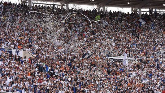 No pagó la cuota alimentaria y le prohibieron ir a bailes y a ver a Talleres