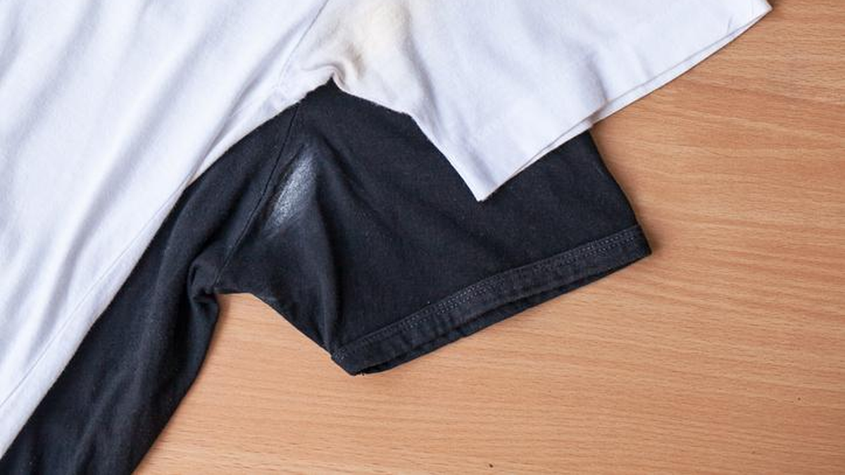 Mostró truco definitivo para sacar las manchas amarillas de sudor de las remeras: 3 INGREDIENTES&nbsp;