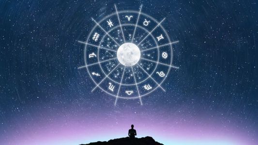 Astrología: los 4 signos más beneficiados por Mercurio en Escorpio y Plutón en Capricornio
