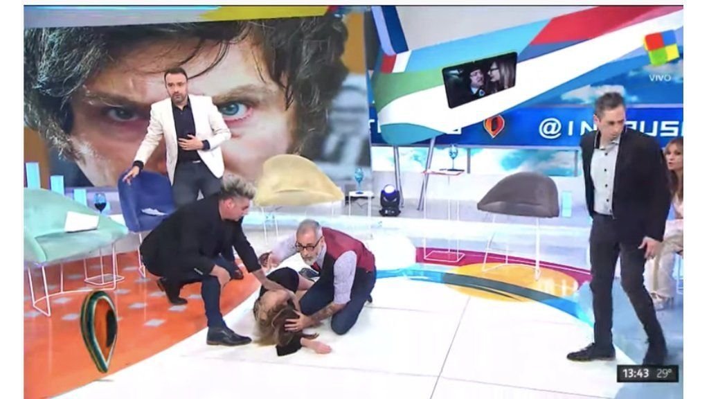 El video del momento en que Daniela se desmayó en vivo en el piso de Intrusos