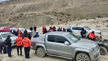 Perros rastreadores, un helicóptero y un gran operativo: cómo es la búsqueda para encontrar a los jubilados en Chubut