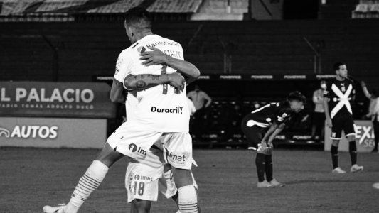 Huracán perdía 2-0 contra Independiente pero lo dio vuelta gracias al fútbol de Toranzo