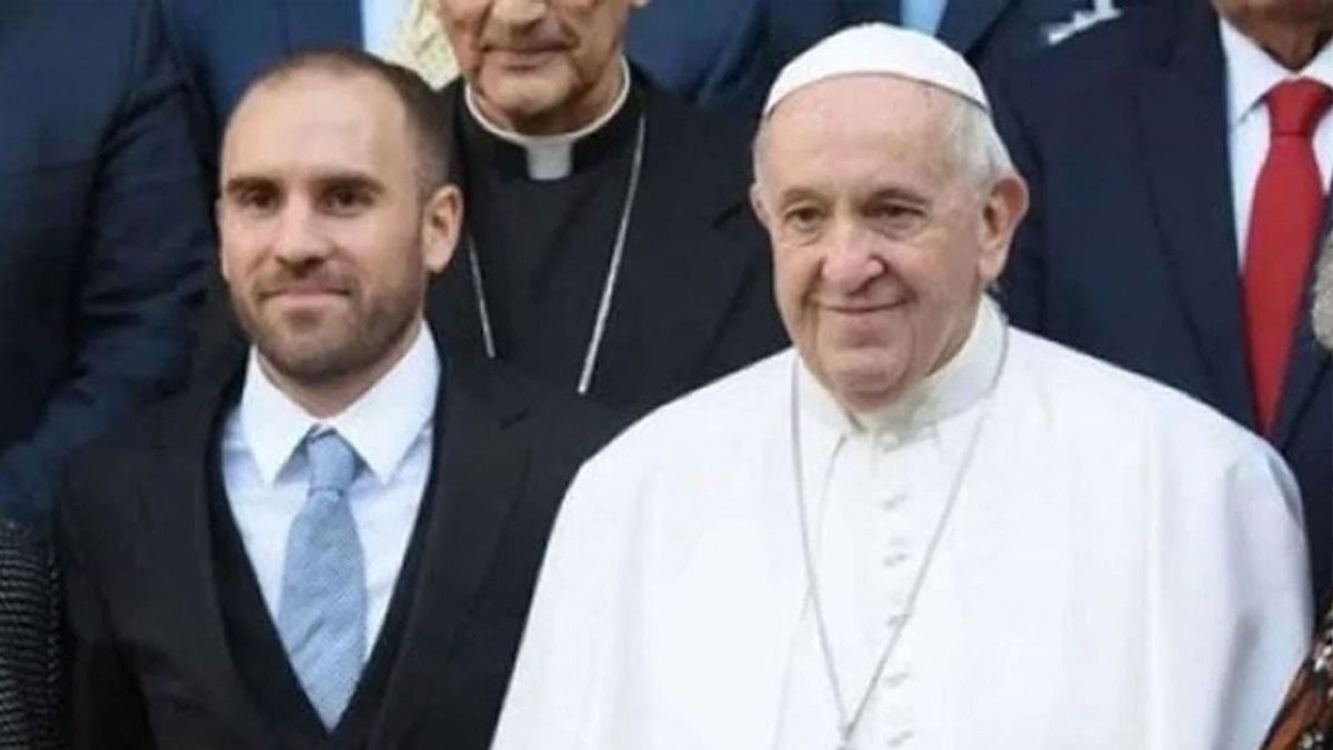 Martín Guzmán, ex ministro de Economía, volvió a encontrarse con el papa Francisco para discutir en un seminario los efectos de la deuda externa. (Foto: Archivo)