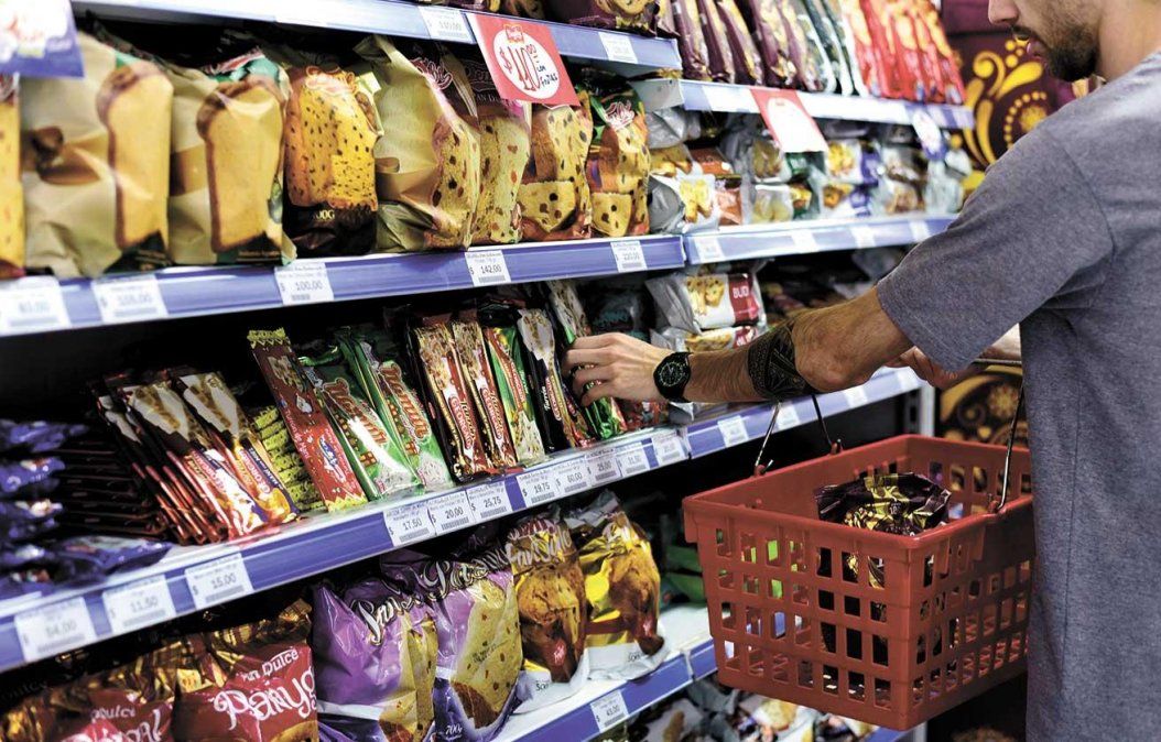 Canasta navideña al rojo vivo: subas entre el 40% y el 70% y faltante de productos