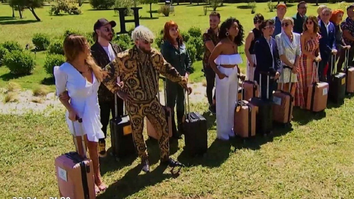 Esta semana regresó Silvina Luna al reality El Hotel de los Famosos después de su internación durante 5 días, y sus compañeros la recibieron con alegría.