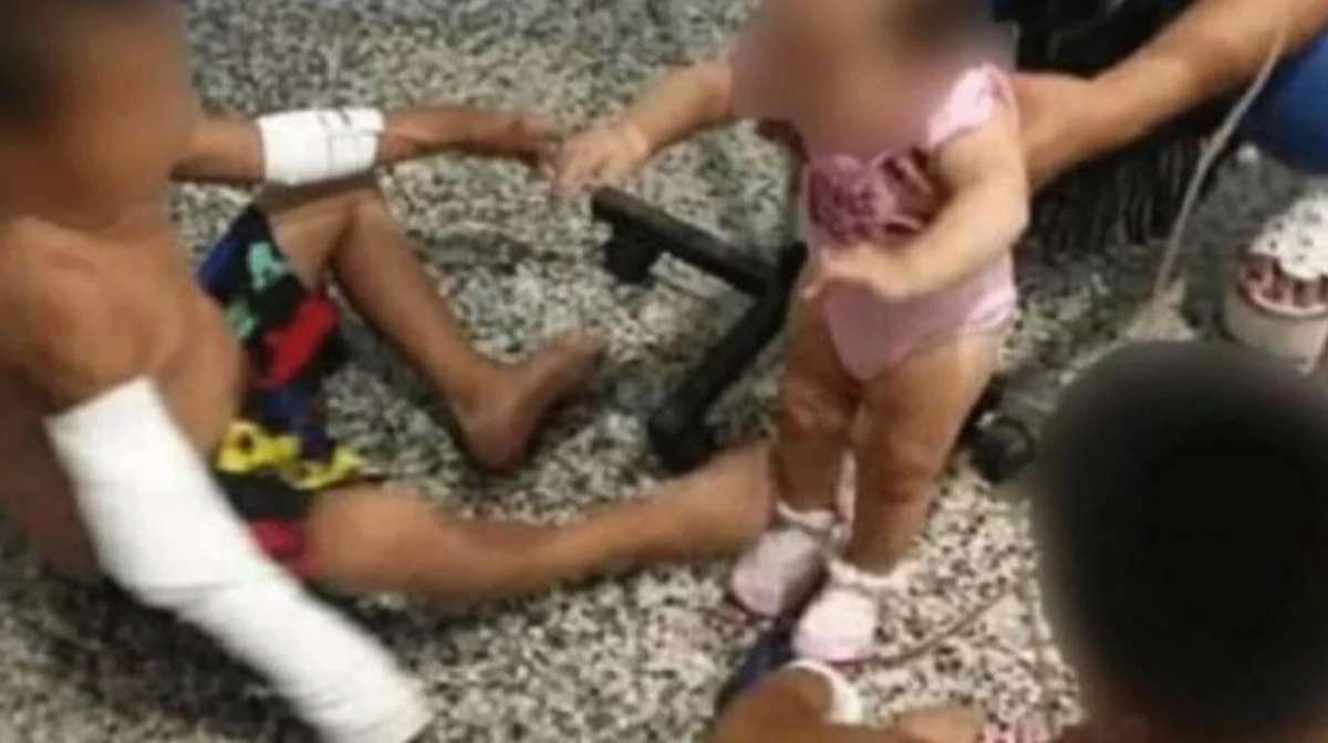 Castigó con un machete a sus hijos porque compraron caramelos