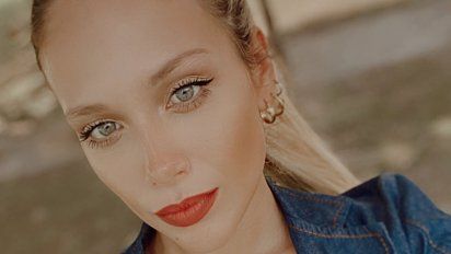 Barbie Vélez usó un corset transparente y causo sensación