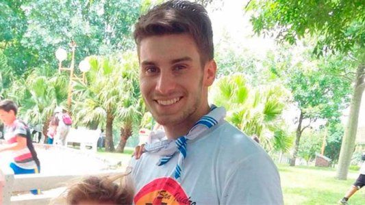 Celebraba su cumpleaños, lo tiraron a la pileta y se fracturó la columna