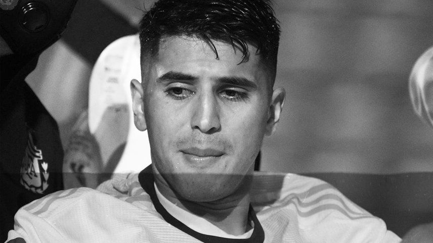 Peter Bosz, entrenador de Bayer Leverkusen, destrozó a Ángel Romero por la lesión a Palacios