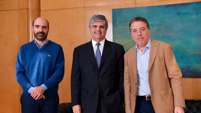 Más coordinación: Dujovne se juntó con el titular de YPF para analizar el frente energético