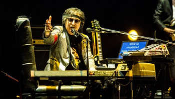 Charly García cerró el año con un recital que duró sólo una hora