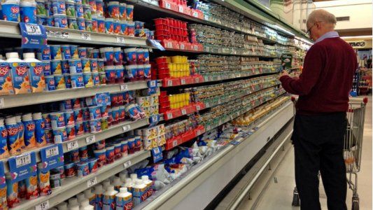 Con un aumento promedio de casi 5%, el Gobierno oficializó la renovación del programa Precios Cuidados