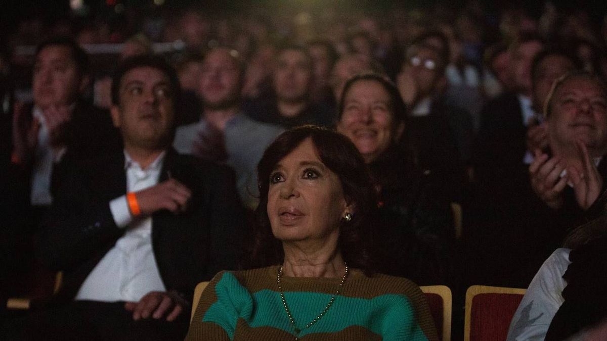 Cristina Kirchner le mandó un mensaje conciliador a Alberto Fernández desde un acto en El Calafate. ¿Cómo sigue el gobierno?