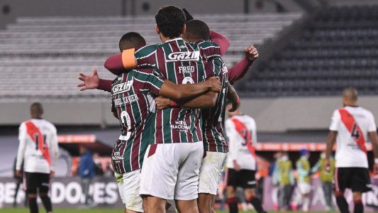 River evitó el papelón de quedar afuera y clasificó a 8vos a pesar de la derrota ante Fluminense