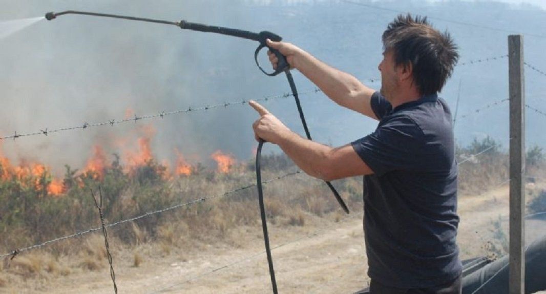 Damián de Santo desesperado por sus cabañas: cara a cara con el fuego en Córdoba