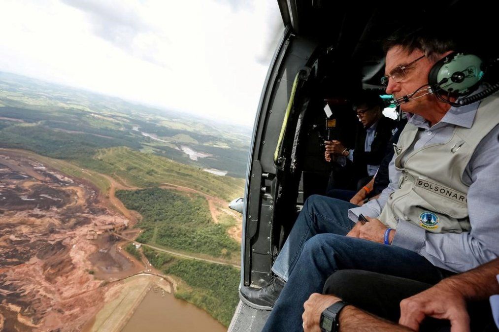 Bolsonaro sobrevoló la zona de la tragedia y advierten que son más de 400 los desaparecidos
