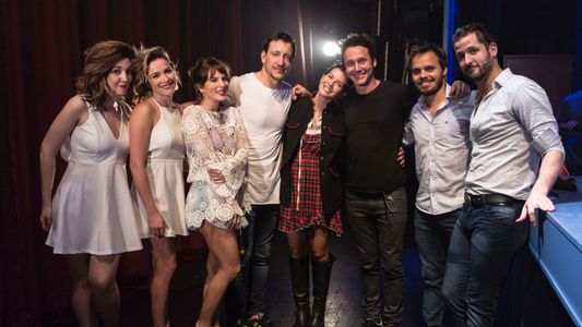 Noche de teatro para La China Suárez y Benjamín Vicuña