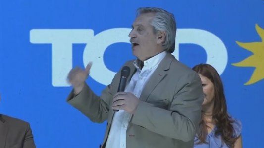 Quiénes crearon Charlá con Alberto, el chatbot para hablar con el candidato presidencial