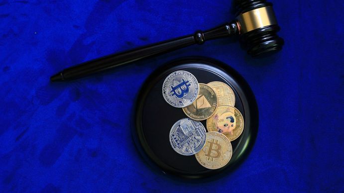 Regulación de criptomonedas: ¿Es realmente necesaria y posible ?