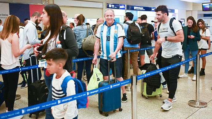 Ola de argentinos en Miami: cuánto cuesta viajar para ver a la Scaloneta en los 16avos del Mundial