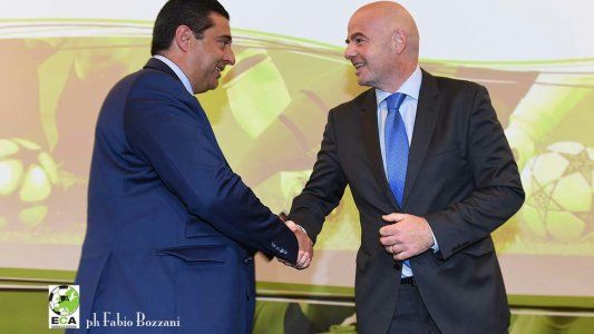 Angelici viajará a Europa para reunirse con Infantino y otros presidentes para analizar los próximos Mundiales de Clubes