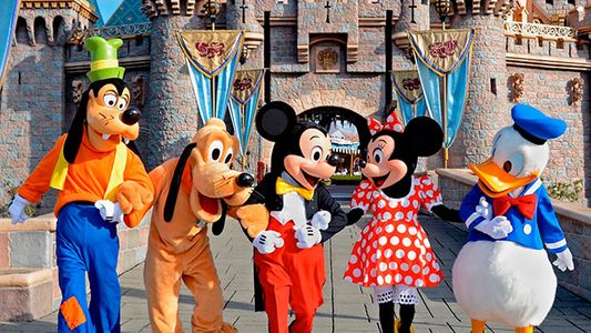Actores de Disney defienden derecho a revelar su identidad
