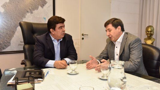 El plan contra el hambre llega al conurbano y 7 municipios reciben la tarjeta AlimentAR