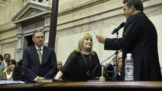 Quién es Marta Luchetta, prosecretaria parlamentaria que recibió una distinción tras 18 años en Diputados