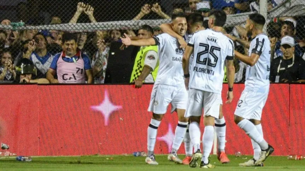 Central Córdoba ganó la Copa Argentina tras vencer a Vélez y sumó el primer título de su historia