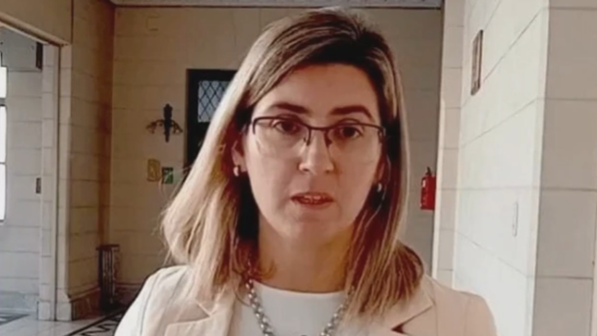 Qué dijo la fiscal Natalia Ramos que interviene en el triple crimen de Tres Arroyos.